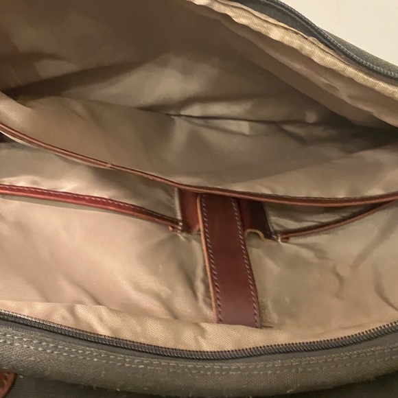 Orvis Dark green canvas and Leather Bat and Kill carryon bag. - Picture 9 of 13